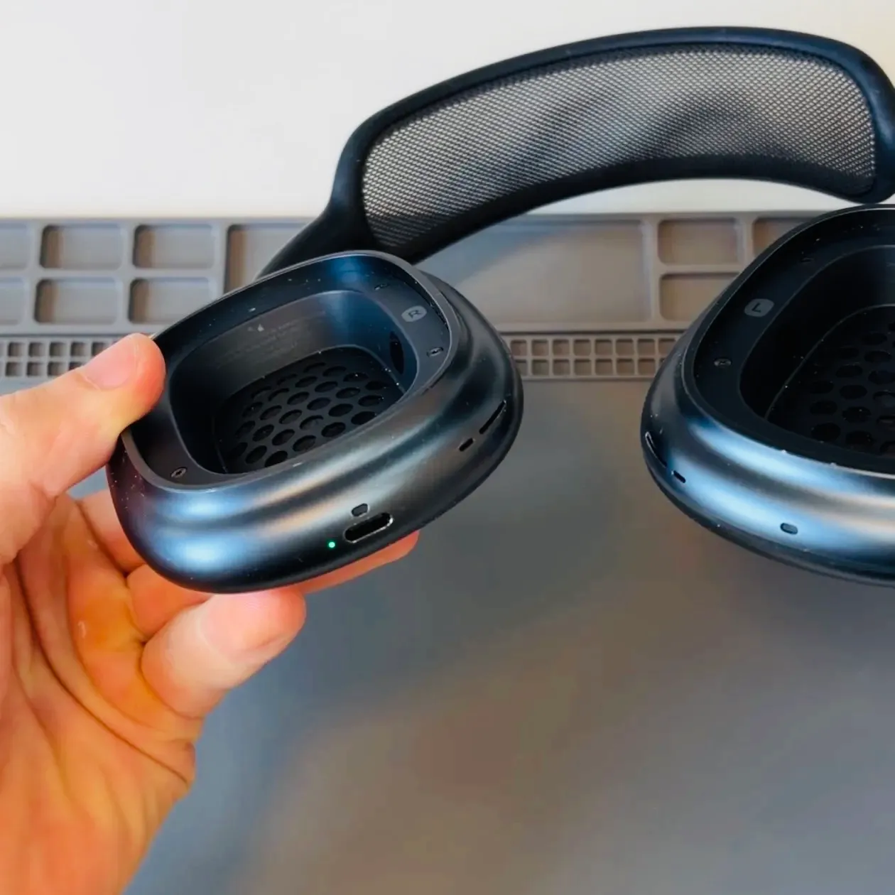 AirPods Max Not Turning On repair